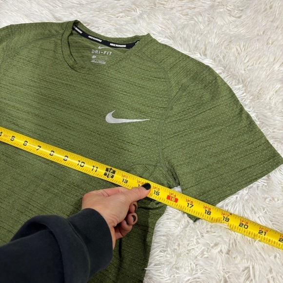 The NIKE Tee Dri Fit Legend Crossdye Short Sleeve Heathered Shirt Crew Neck S - Picture 6 of 11